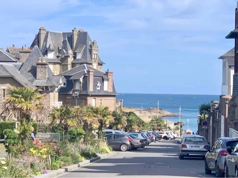 Appartement Cosy 1 Chambre Pour 2 Pers - Renove - Terrasse - Parking Dinard Buitenkant foto