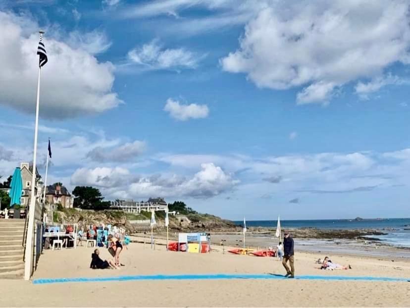Appartement Cosy 1 Chambre Pour 2 Pers - Renove - Terrasse - Parking Dinard Buitenkant foto